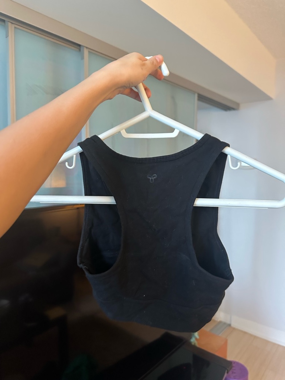 TNA Black Racerback V Neck Bra Crop Top - Picture 2 of 2
